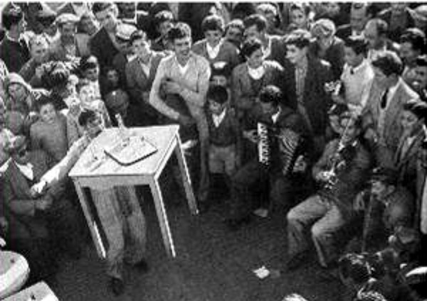 Ζεϊμπέκικο ο μοναχικός θρήνος