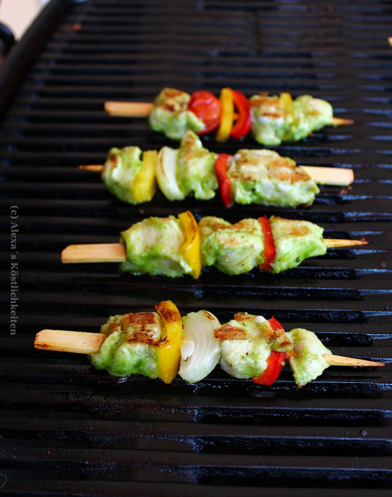 Alexa´s Köstlichkeiten: Hähnchenspieße mit Basilikum-Pesto