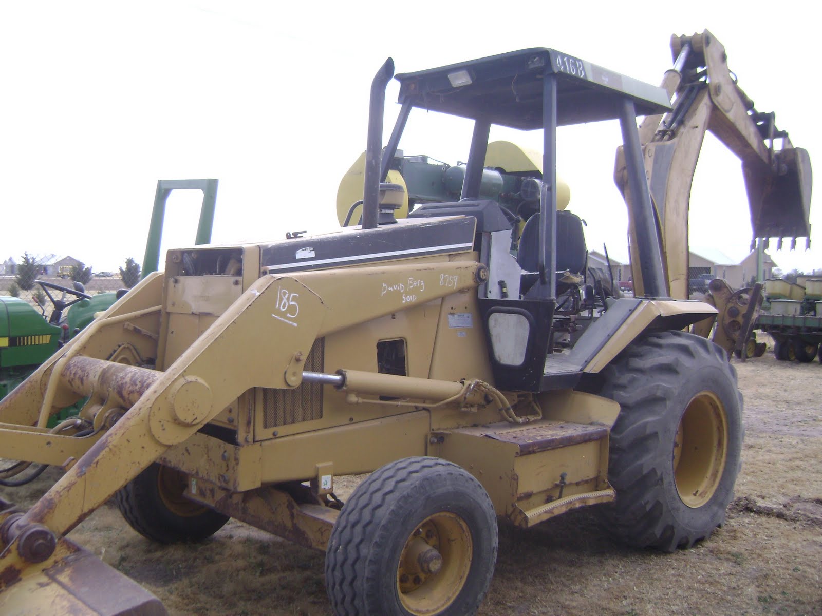 MAQUINARIA AGRICOLA INDUSTRIAL Retroexcavadora cat 416b, 26000 Dlls