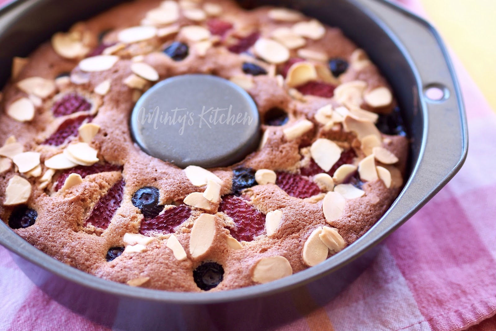 Minty's Kitchen Easy Berry Butter Cake
