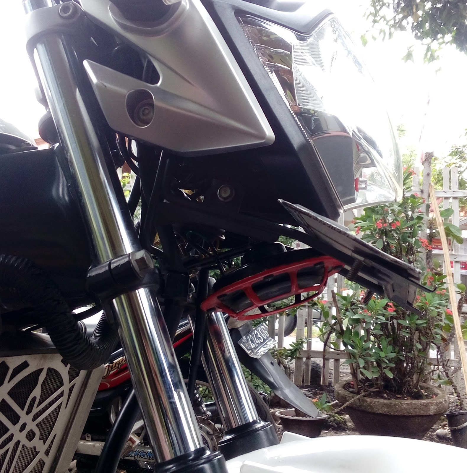 memasang klakson Mobil di yamaha vixion dengan relay