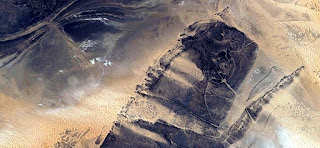 abstract surrealism, photographs deserts of Africa from the air, mirage in the desert, giant insect, fossilized lobster, collection of Abstract Naturalism Munimara abstract surrealism, photographs deserts of Africa from the air, mirage in the desert, giant insect, fossilized lobster, collection of Abstract Naturalism Munimara