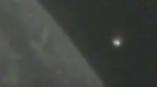 Extraños objetos luminosos visitan a la ISS