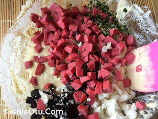 Sosisli zeytinli muffin tarifi sosisli, zeytinli, muffin, tarifi, nefis, lezzetli, yemek, ikram, misafir,