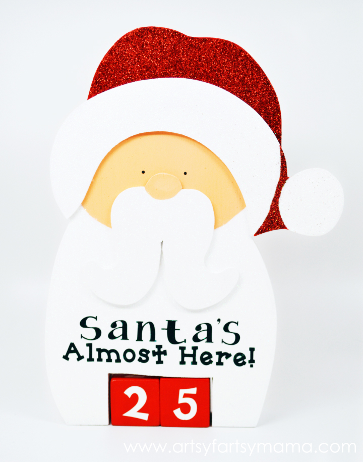 Santa Christmas Countdown at artsyfartsymama.com #Christmas #ChristmasCountdown