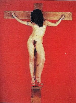mujeres crucificadas cricified women cueto lominchar