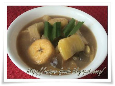 Kolak Singkong is also our traditional food. To make kolak singkong or cassava’s soup is easy way to do. Many people would like to have this soup when in the cool weather. In another way we could have this soup through adding the ices in this soup to get fresh taste in hot weather. So weather we consume it in with hot and cool soup,