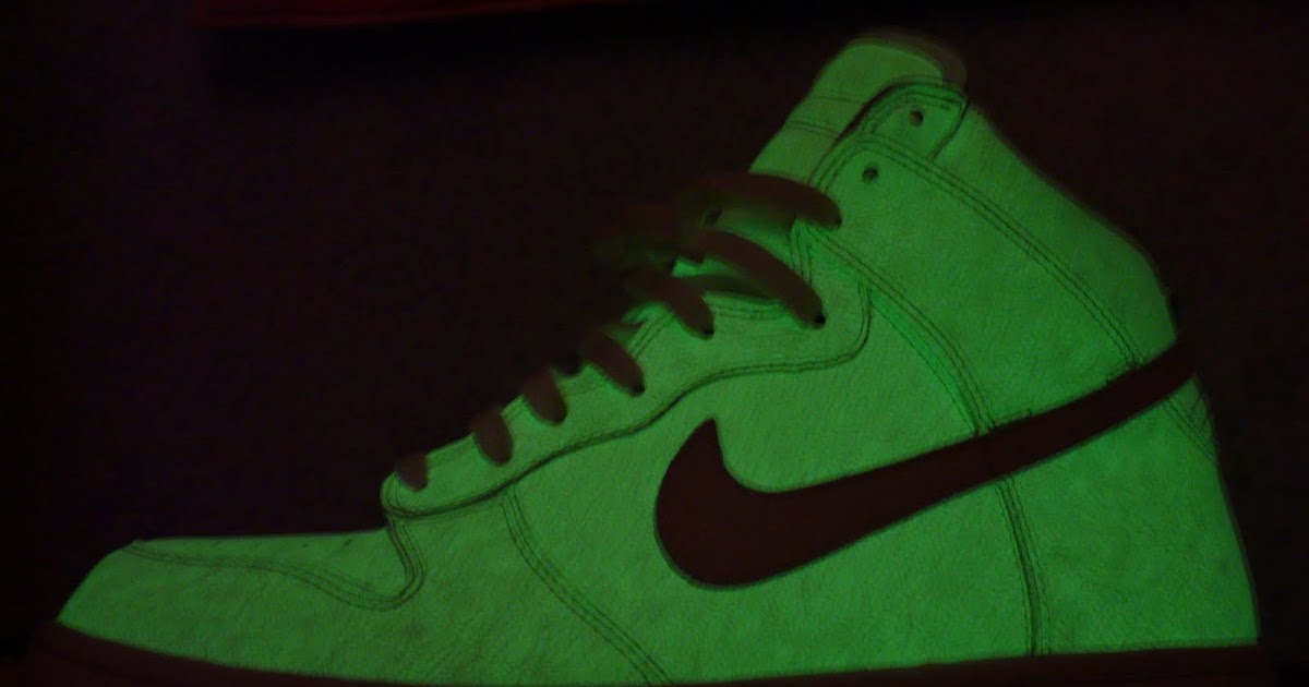 glow in the dark halloween dunks