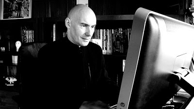 Grant Morrison autor de Supergods. Edita Turner. Foto de Wired.