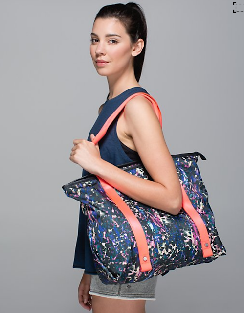 http://www.anrdoezrs.net/links/7680158/type/dlg/http://shop.lululemon.com/products/clothes-accessories/bags/Summer-Lovin-Tote?cc=19069&skuId=3619103&catId=bags