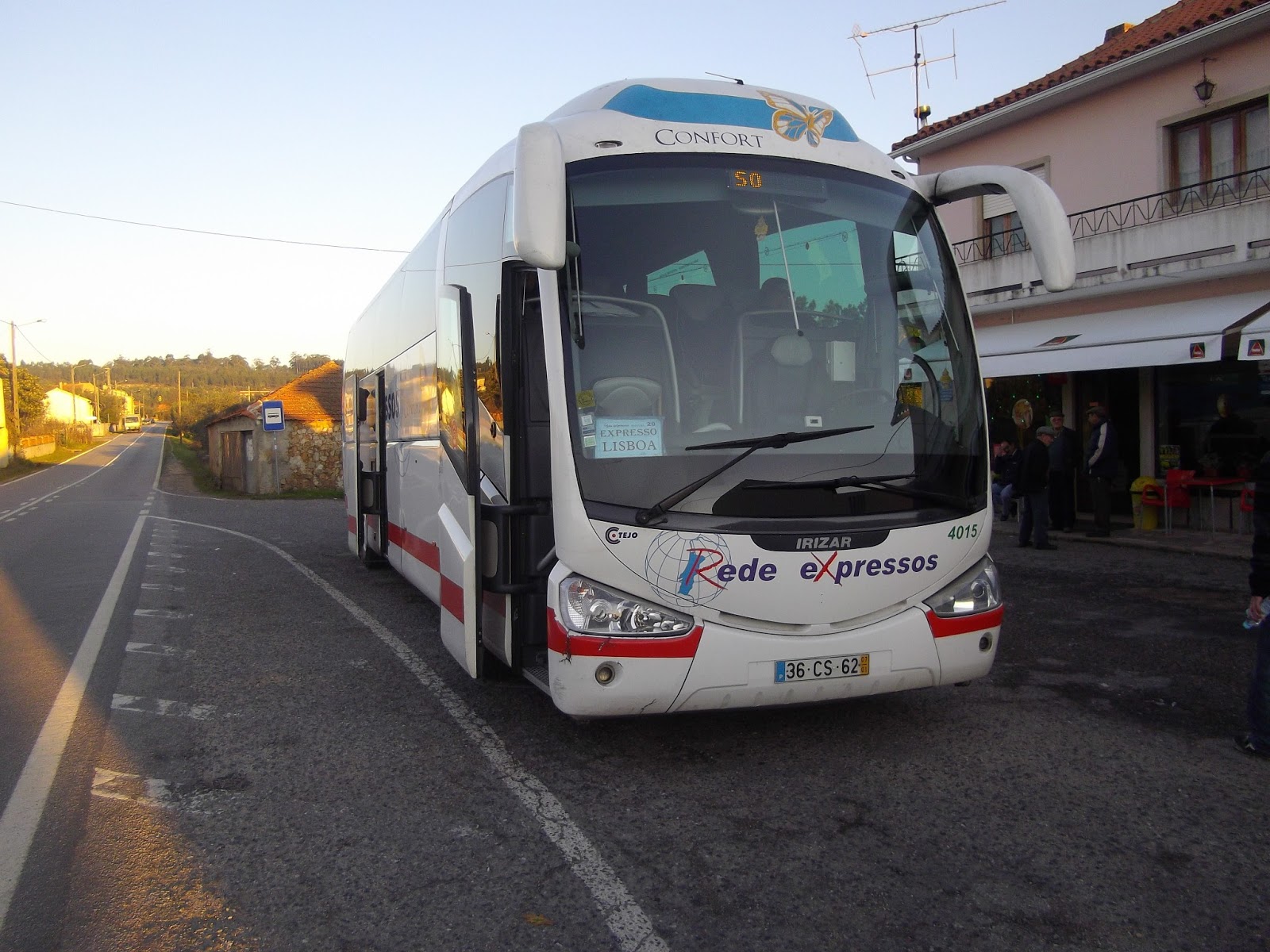 Tiago-Transportes: Rodoviária do Tejo 4015 e Transdev 2734 (Rede Expressos)