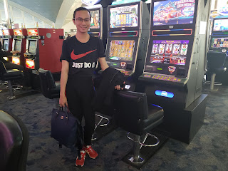 slot machines at Las Vegas airport