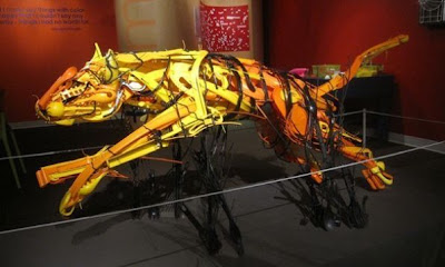 Esculturas de felino  Sayaka Ganz