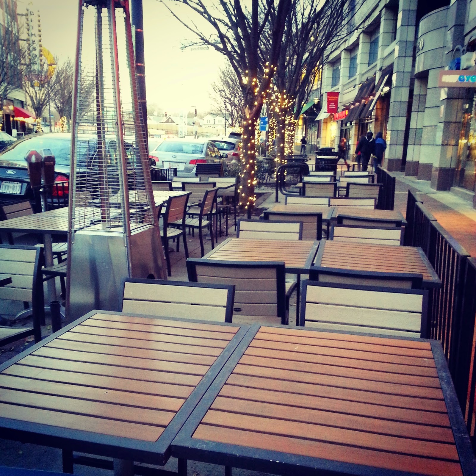 Robert Dyer Bethesda Row MUSSEL BAR GETS READY FOR SPRING AT