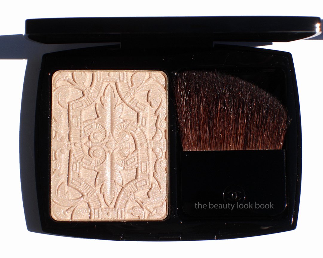 Lumière Sculptée de Chanel Highlighting Powder - The Beauty Look Book