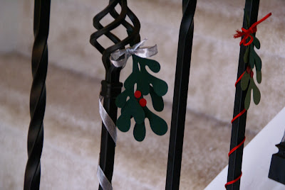 DIY Mistletoe Decor / Easy Christmas decorations & free printable