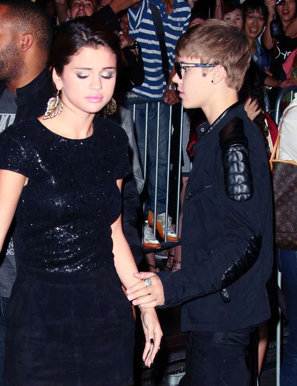 Selenators: Selena Gomez at the Premiere of Abduction!!