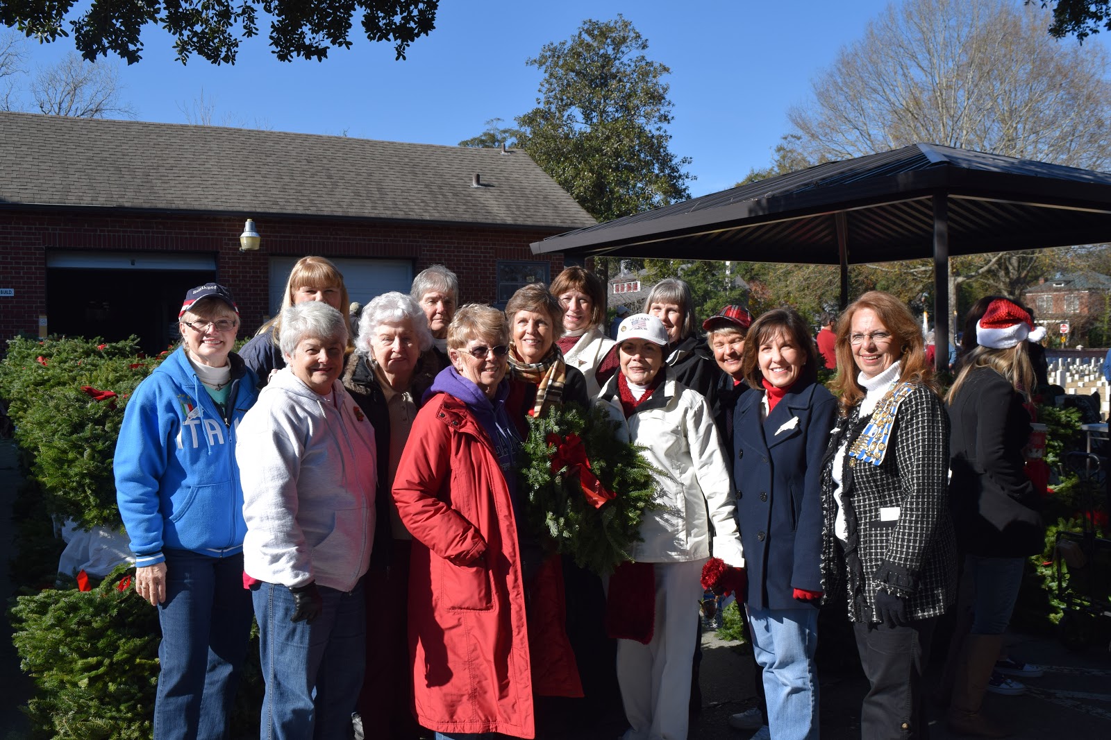 DAR Brunswick Town Chapter Wreaths ACross America Volunteers Lay
