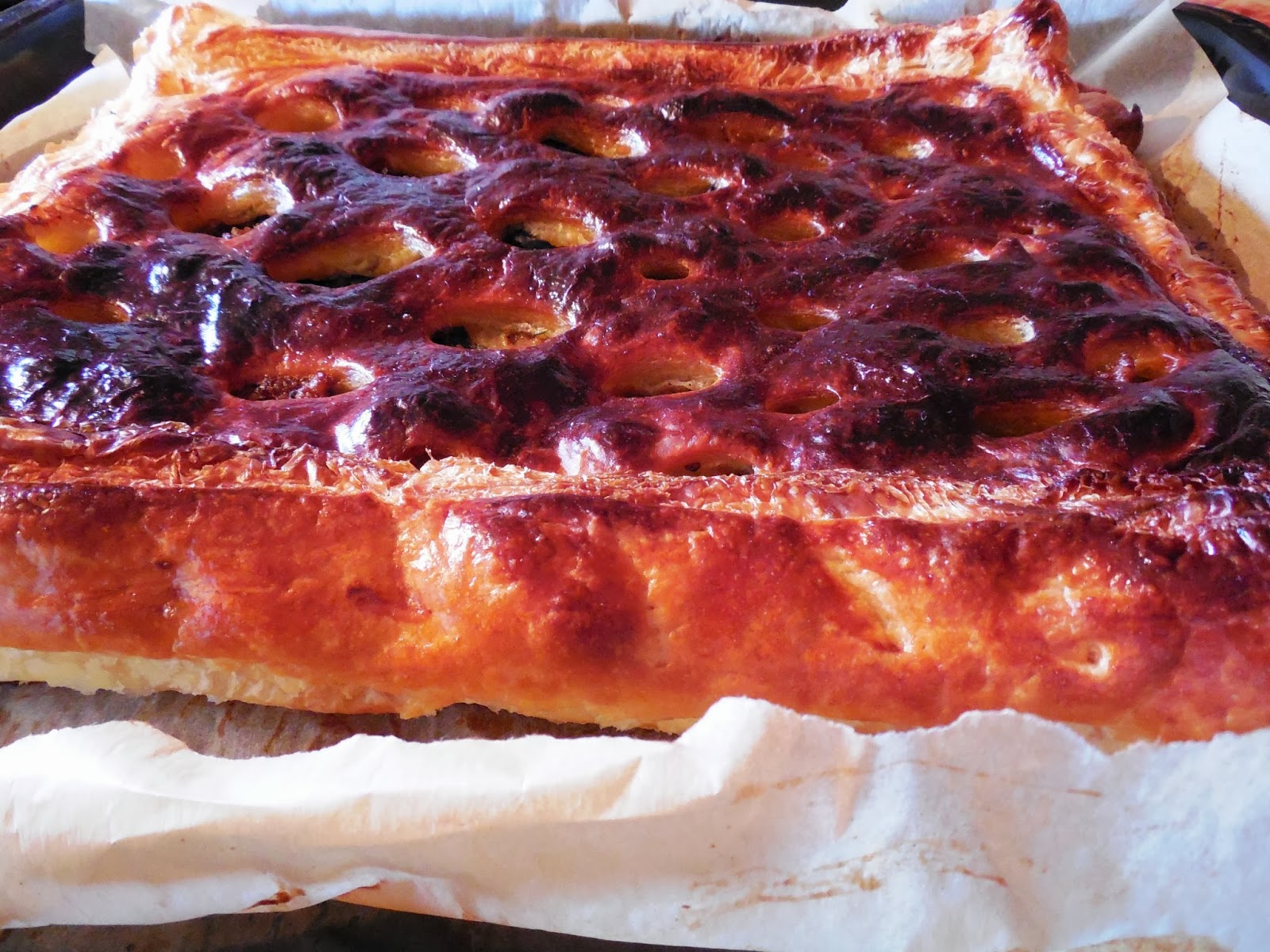 Placinta cu carne si masline