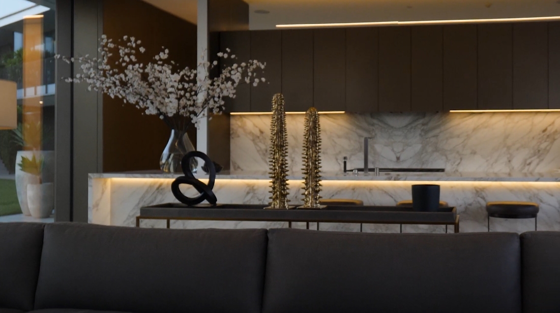 31 Interior Design Photos vs. Tour 11490 Orum Rd, Los Angeles, CA