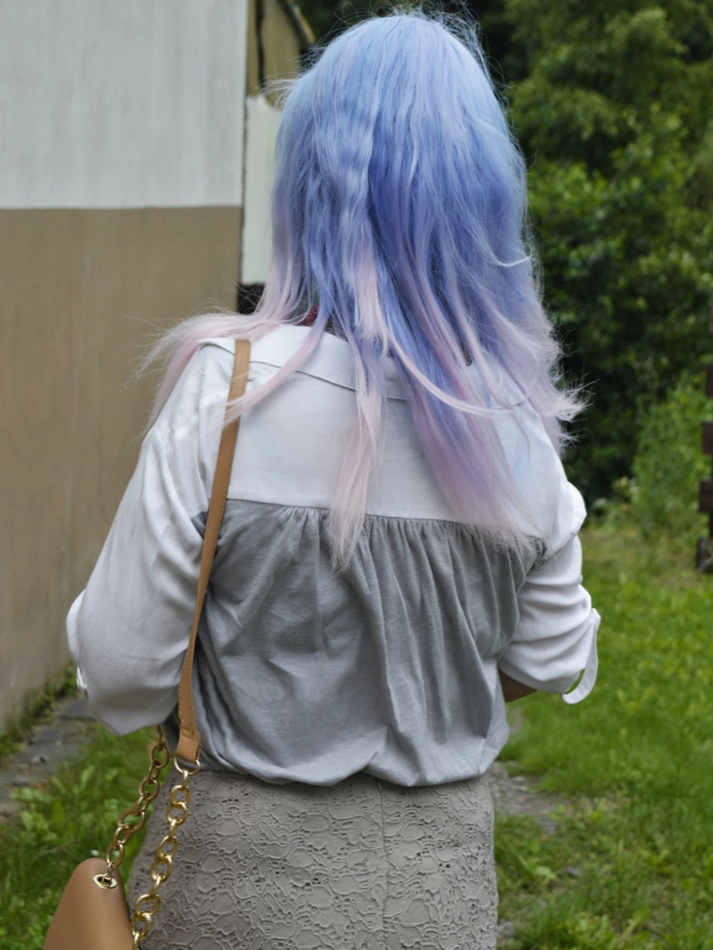 Annies Streetstyle Look with Lace Skirt, white blouse and leather mules - posted by Annie K, Fashion and Lifestyle Blogger, Founder, CEO and writer of ANNIES BEAUTY HOUSE 