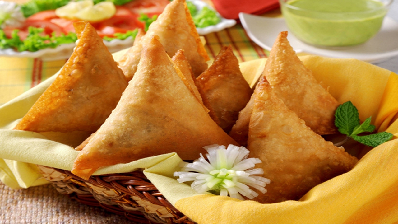 Top 20 Places to Celebrate World Samosa Day in India