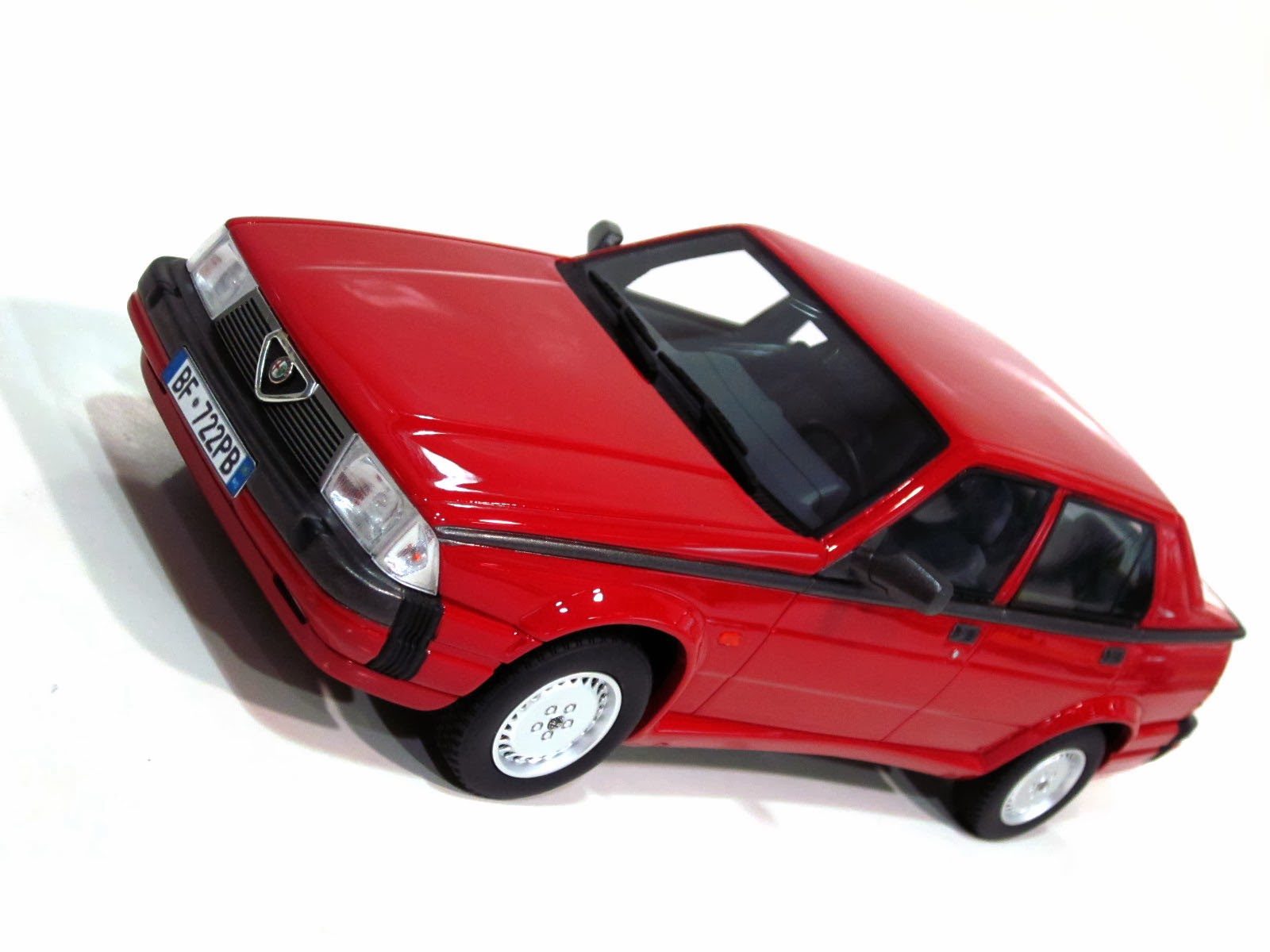 Alfa Romeo 75 3.0 V6 '88 LaudoRacing-Model