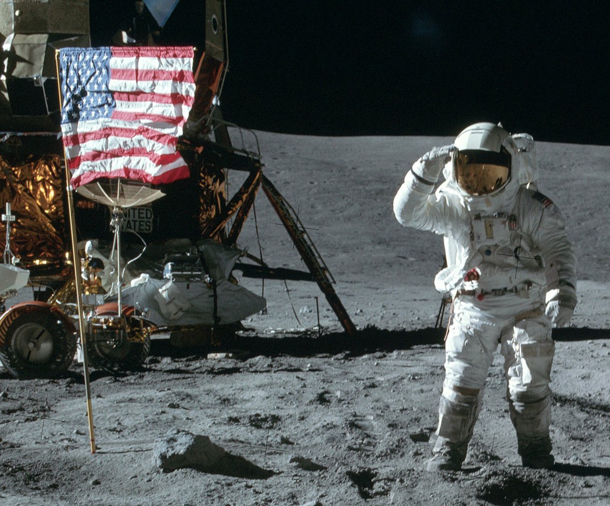 20 апреля луна. Первые люди на Луне. Полет на луну. США на Луне.