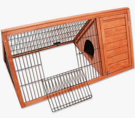 Idea para construir una casa para animales con madera reciclada