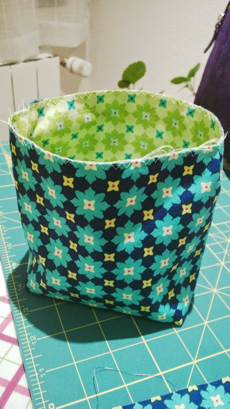 Silvia´s CRAFTS Weighted pincushion organizer