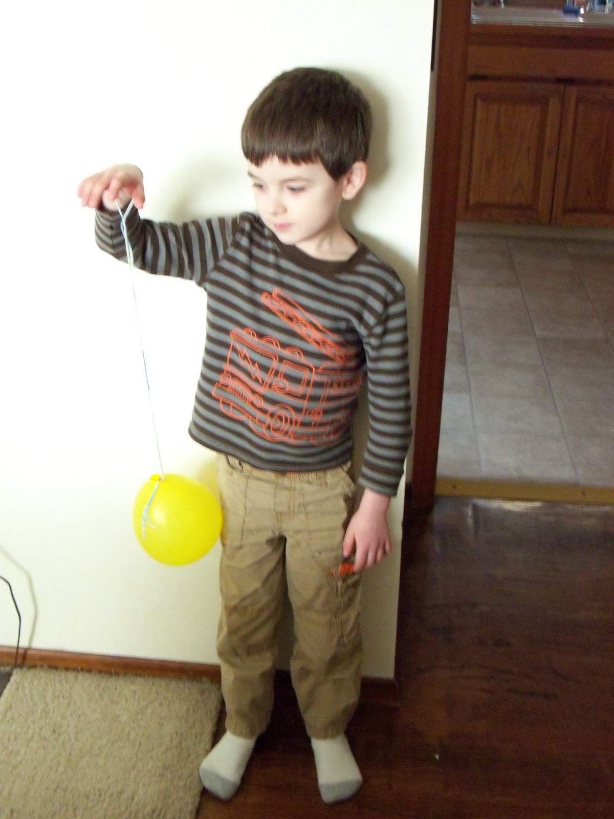 Homeschool Smarts How to Make a punching Balloon Toy