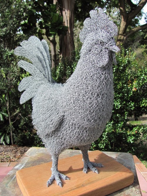 14-Rooster-Chicken-Wire-Sculptures-Sculptor-Ivan-Lovatt-www-designstack-co