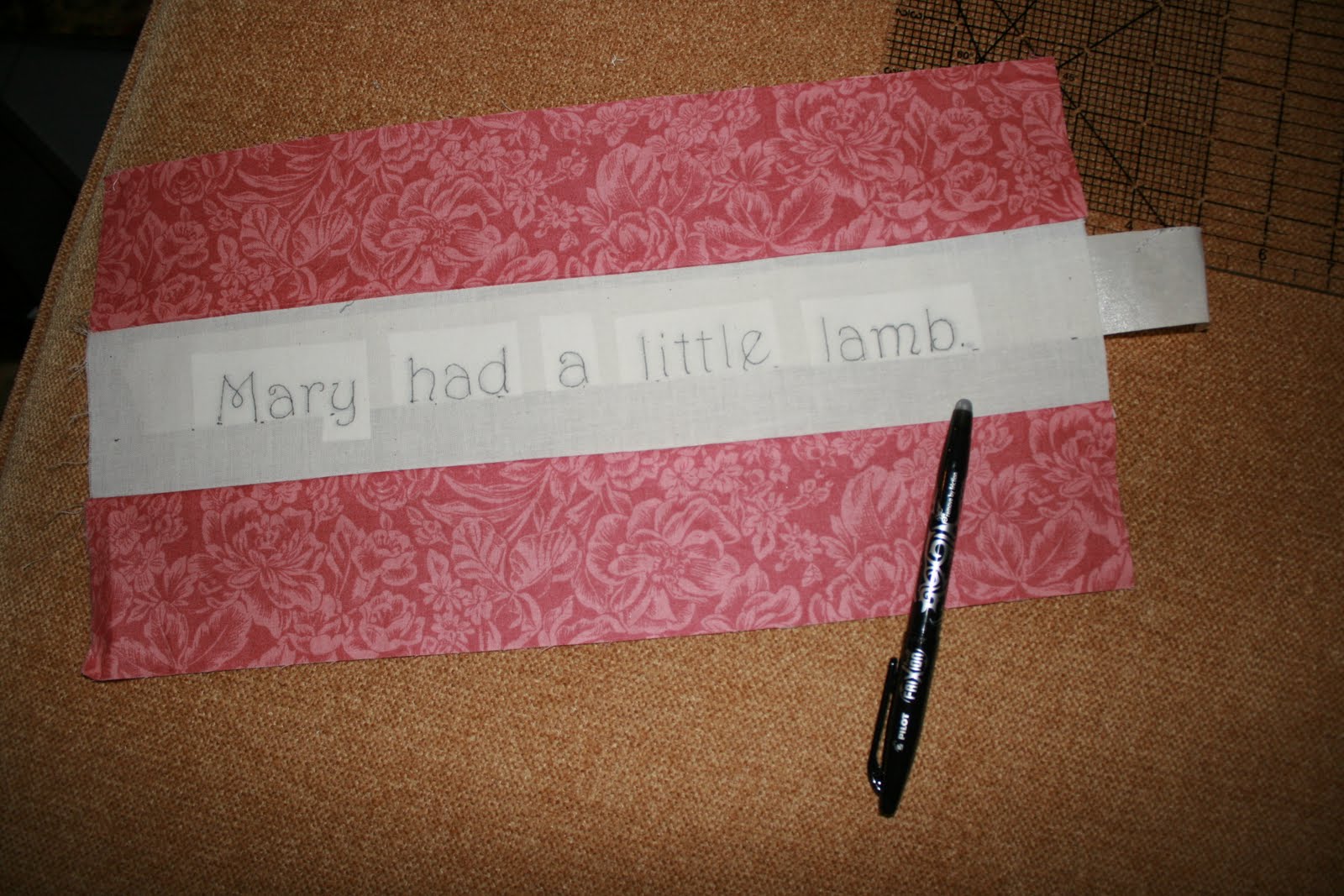 Buzzing and Bumbling: Tutorial: Centering Words in Your Borders