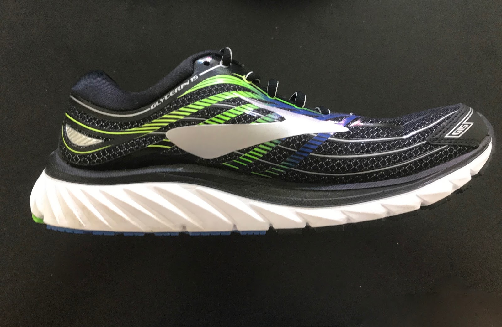 brooks running shoes size 15