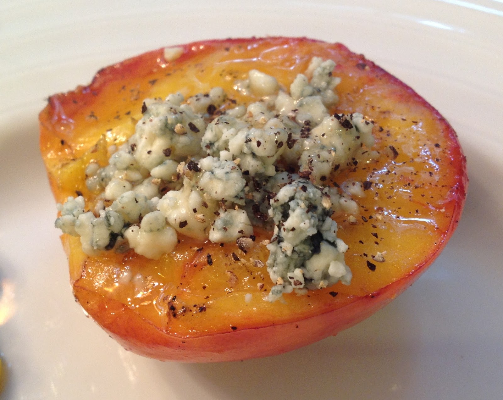 Stefanie's Gluten/Dairy Free Kitchen! Grilled Nectarines with Blue
