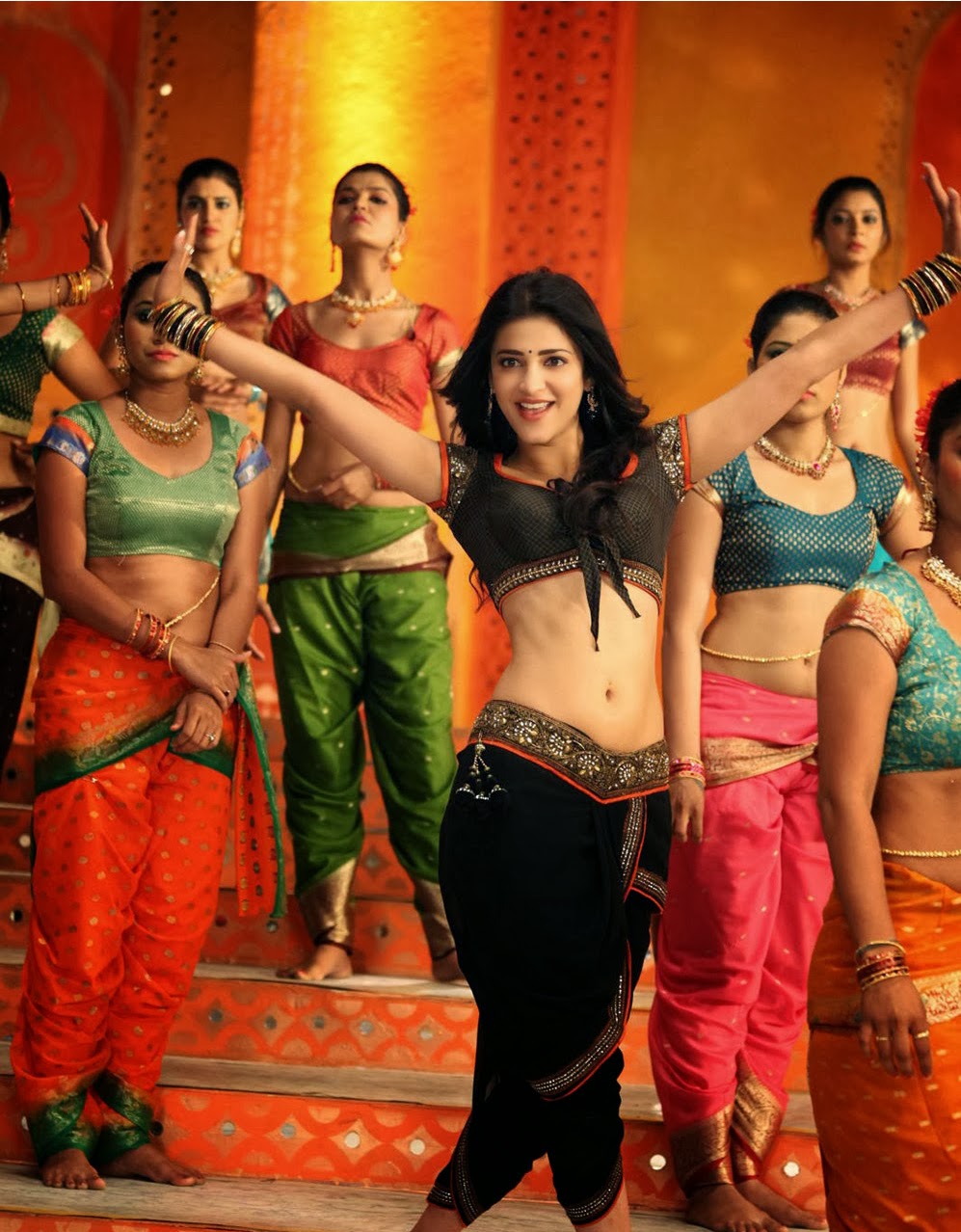 Latest Stills Tamil Actress Shruti Hassan New Hot Photos