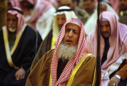 jeque Abdul Aziz Al-Asheikh de Arabia Saudita prohíbe religiones