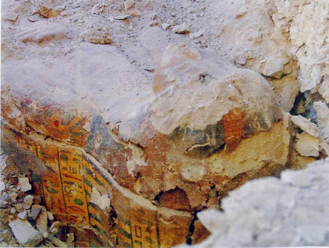 Intact sarcophagus of god Amun's singer unearthed