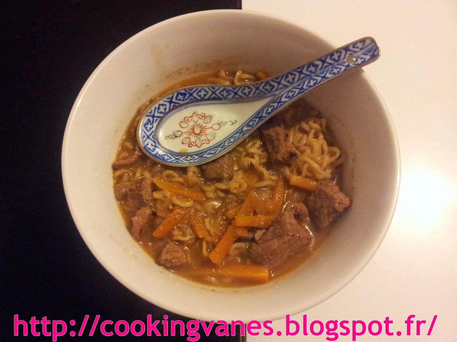 La cuisine de Mimi Soupe asiatique aux nouilles et au porc