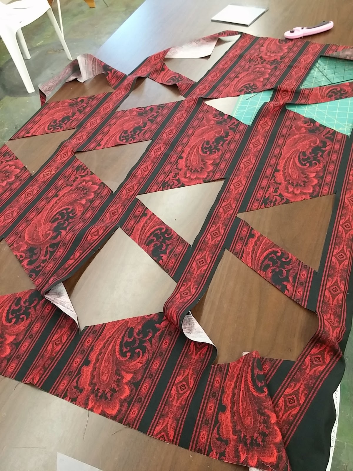 KISSed Quilts Keeping It Simple and Stunning Jinny Beyer Border Placemats Yardage and Cutting Tip