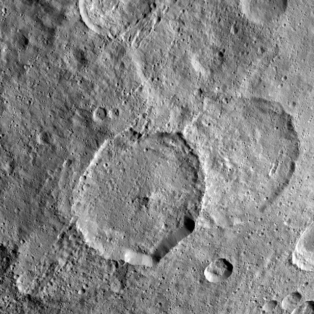 Inamahari Crater, Ceres