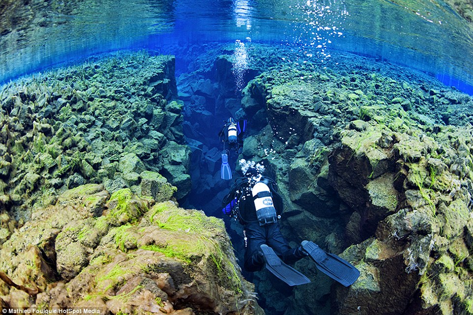 Underwater Photos That Show the Growing Gap Between Two Tectonic Plates