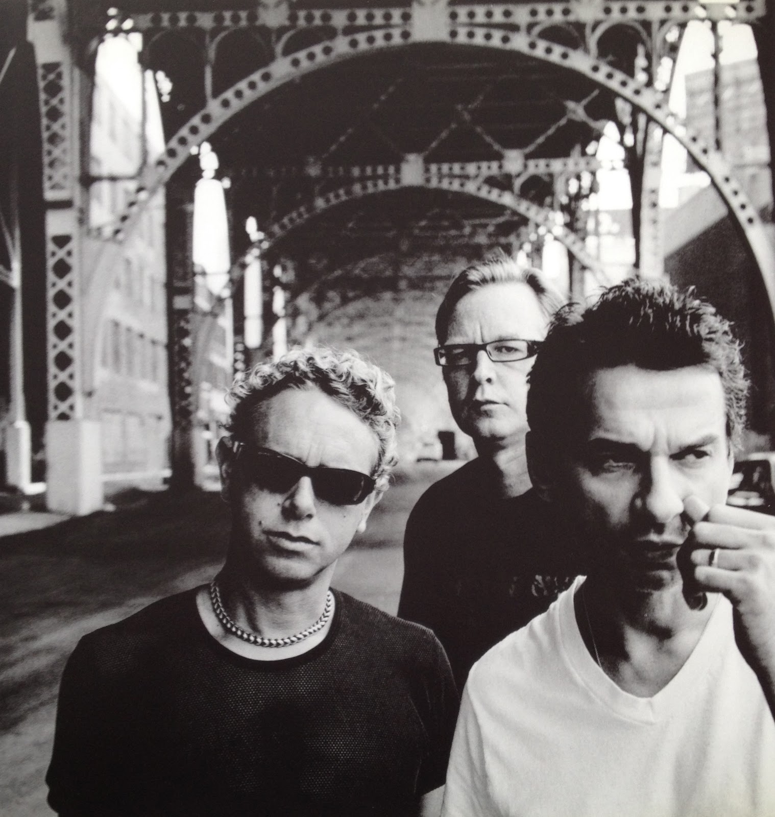Песня m u s e. Группа Depeche Mode. Depeche Mode playing the Angel 2005. Depeche Mode 1990s. Depeche Mode playing the Angel Tour.