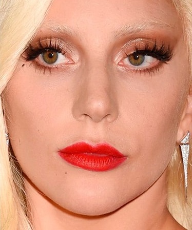 Descripción: 10 Famosos que Usan Lentillas de Contacto - Lady Gaga