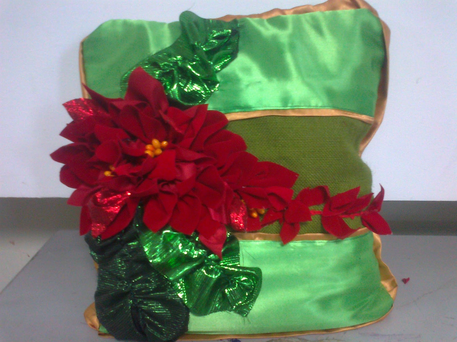 Warszewiczia coccinea. Chaconia, Wild Poinsettia, Pride of