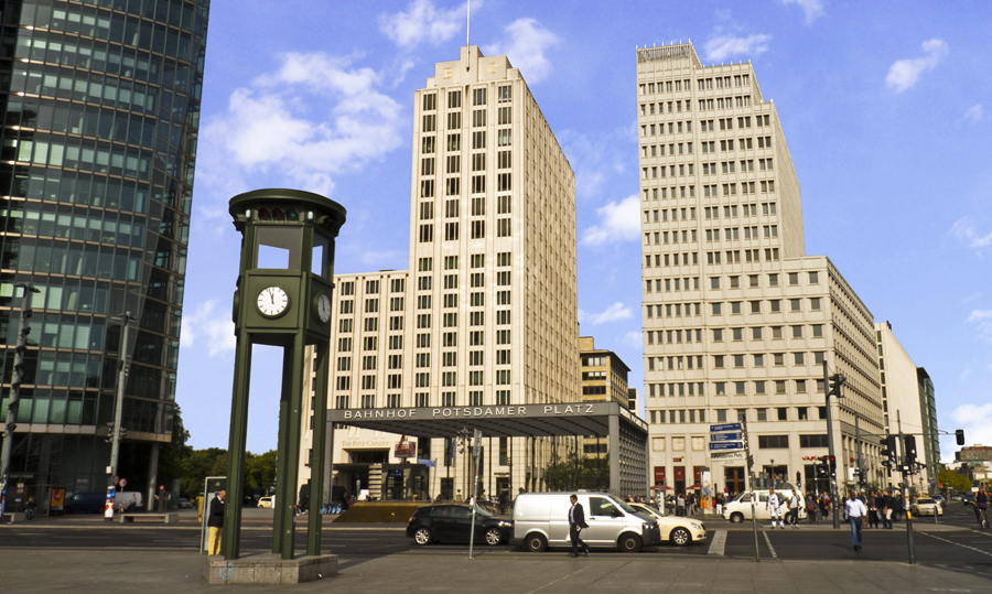 THE GRANDMA'S LOGBOOK ---: POTSDAMER PLATZ: WITNESS OF BERLIN EVOLUTION