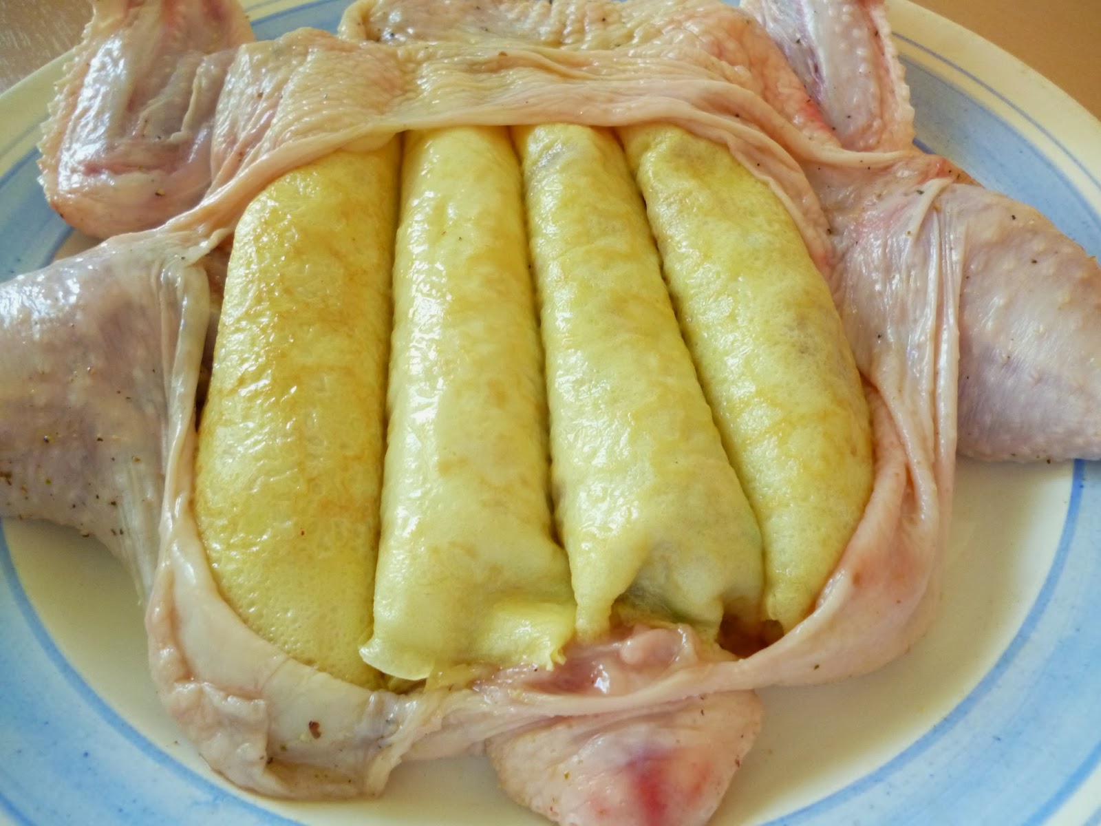 Курица фаршированная блинами