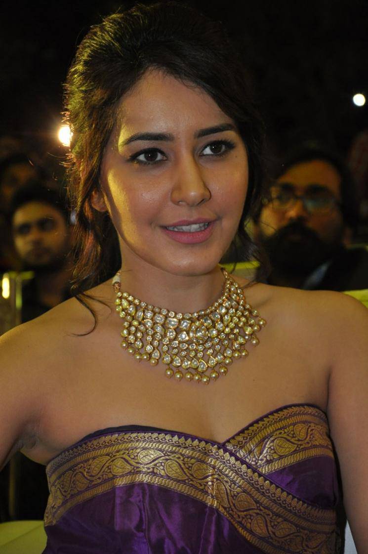Rashi Khanna Beautiful Face Close Up Photos