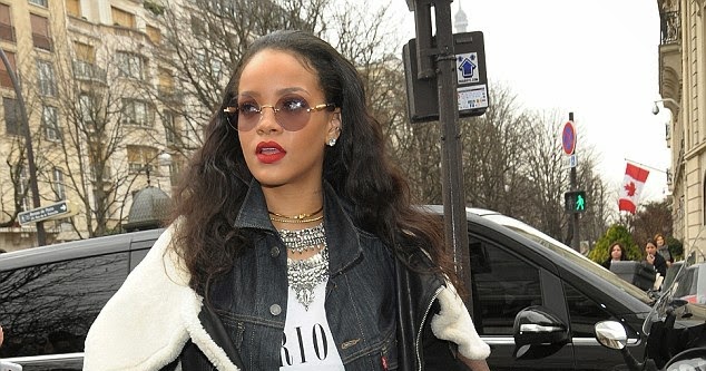 Glowy: Rihanna In Dsquared2 Virginia Sandals