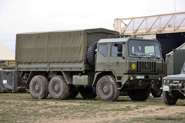 El Gobierno autoriza la comprar de camiones militares todoterreno por valor de 127 millones.